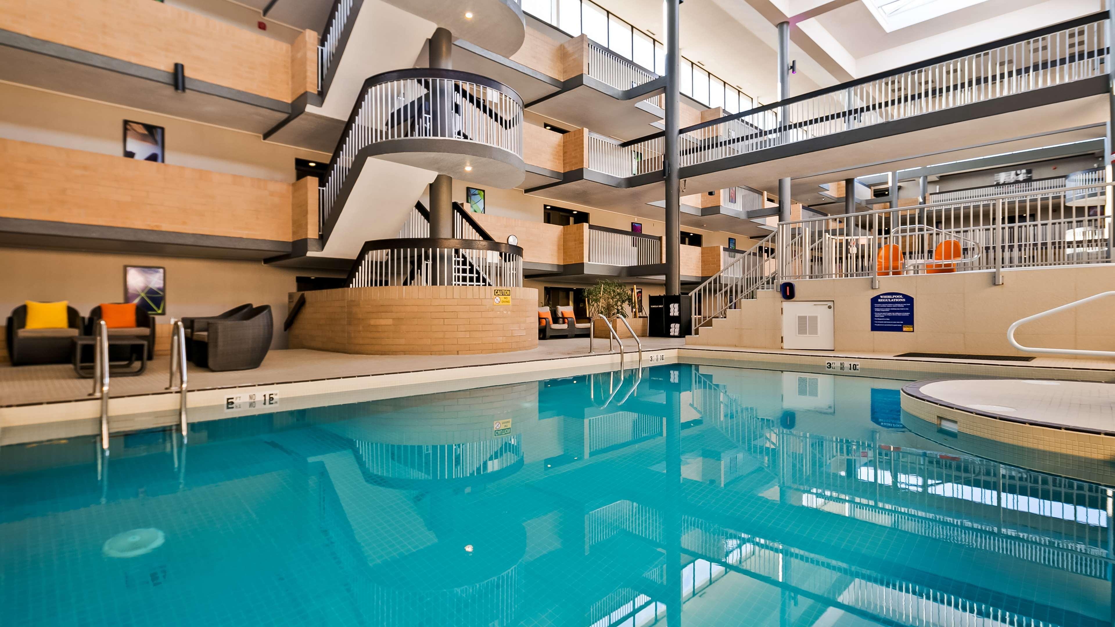 Best Western Plus Village Park Inn Calgary Zewnętrze zdjęcie